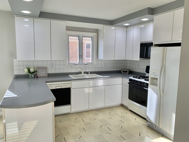 Foto del edificio - 4721 N Ozanam Ave