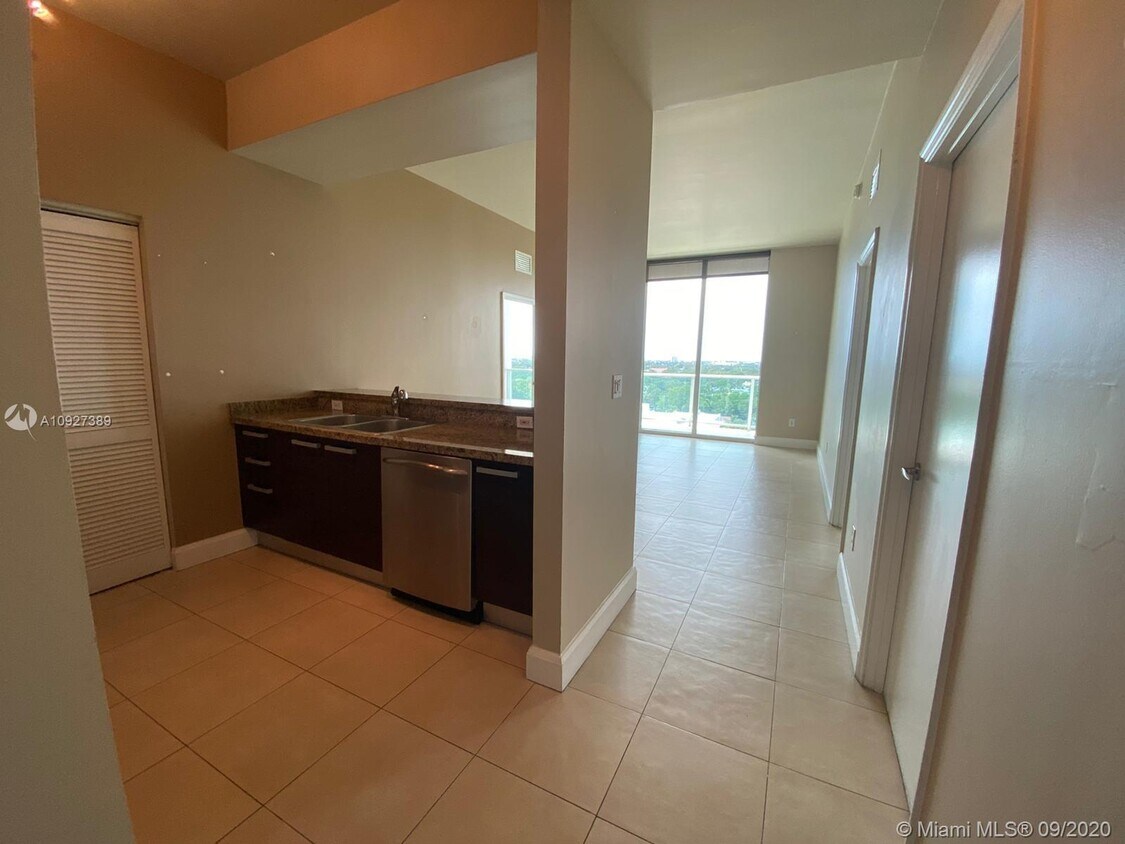Foto principal - 2525 SW 3rd Ave