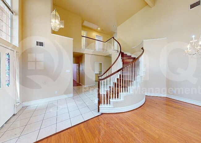 Building Photo - 816 Pimernel Ln