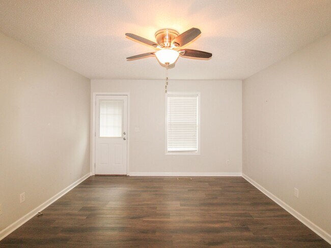 Building Photo - Nice Rental in Athens City!