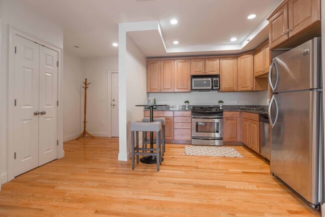Foto del edificio - 328 Copeland St