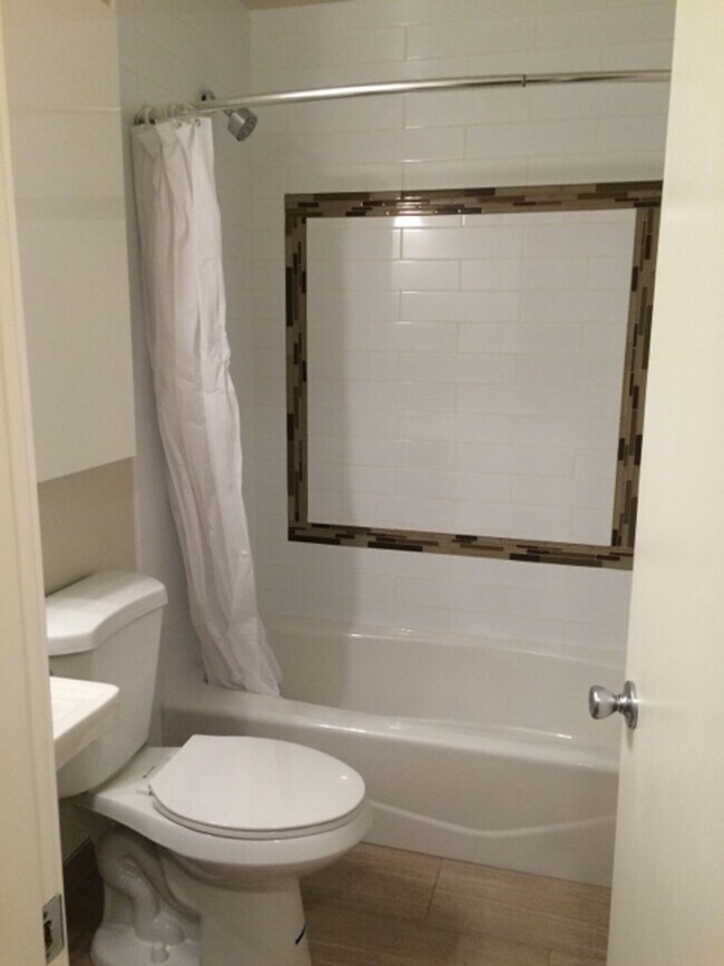 Foto del edificio - Modern Remodel 2br 1000sqft Private/End un...