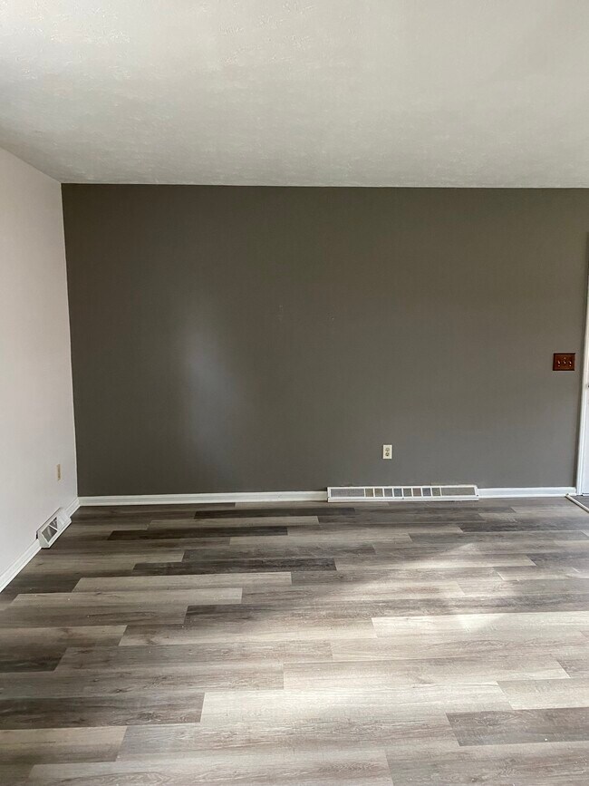 Sala de estar - 6656 Palmer Dr NW