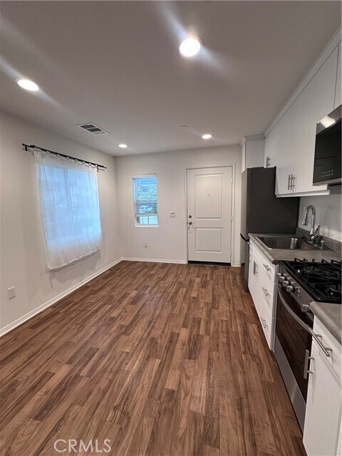 Foto del edificio - 6899 N Curtis Ln