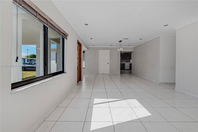 Foto del edificio - 1232 W 60th Terrace