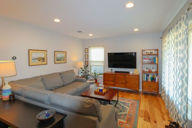 Building Photo - Discover Your Dream 2 Bedrooms, 2 Bathroom...