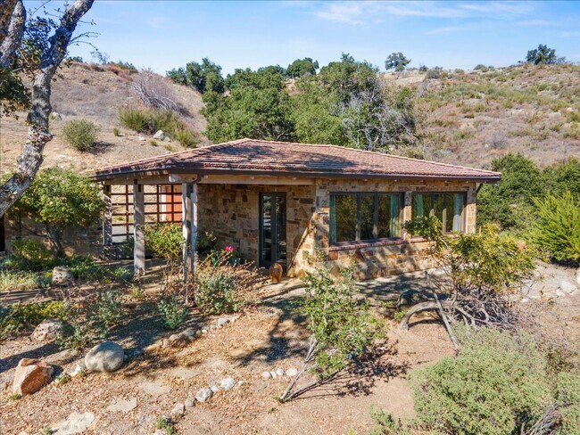 Foto del edificio - Re-built Cachagua Tuscan Retreat