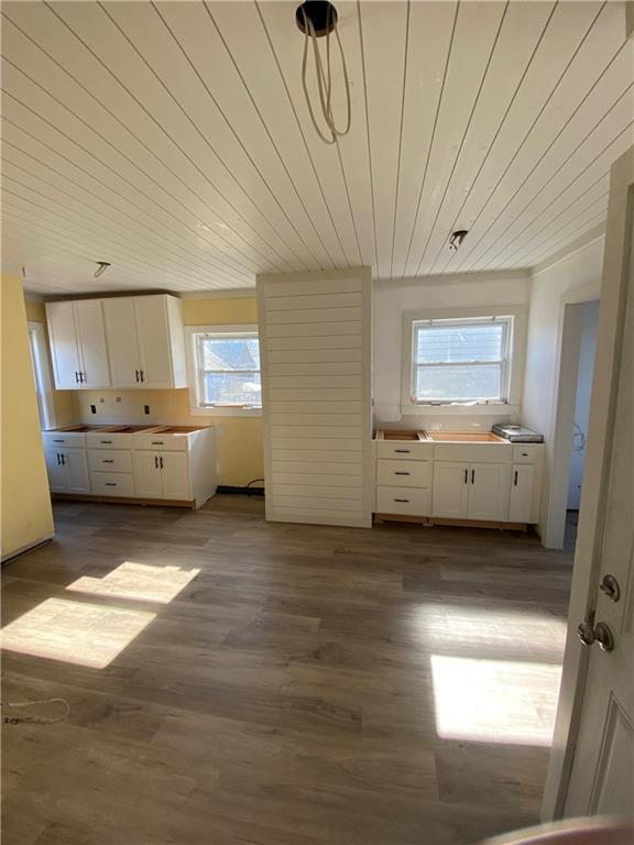 24 Pond Ave Unit 2, Newport, RI 02840 Room for Rent in Newport, RI