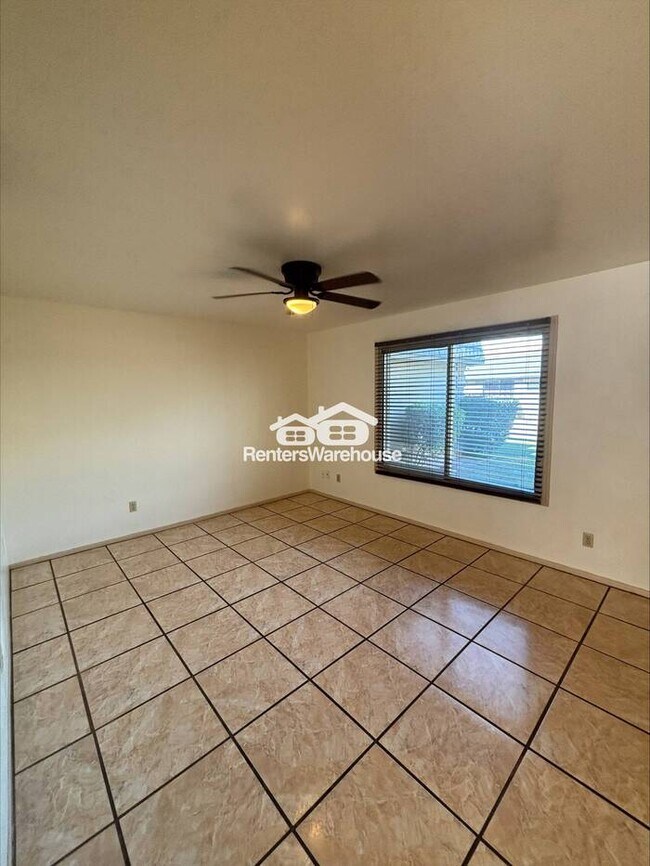Foto del edificio - 2 BD, 2 BA, 2 Carport Townhouse - - Great Central Phoenix location!