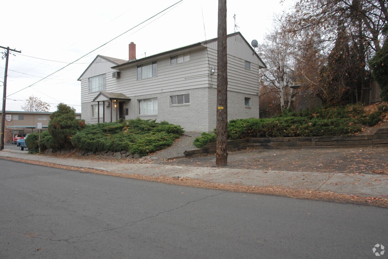 Building Photo - 1318 Browne