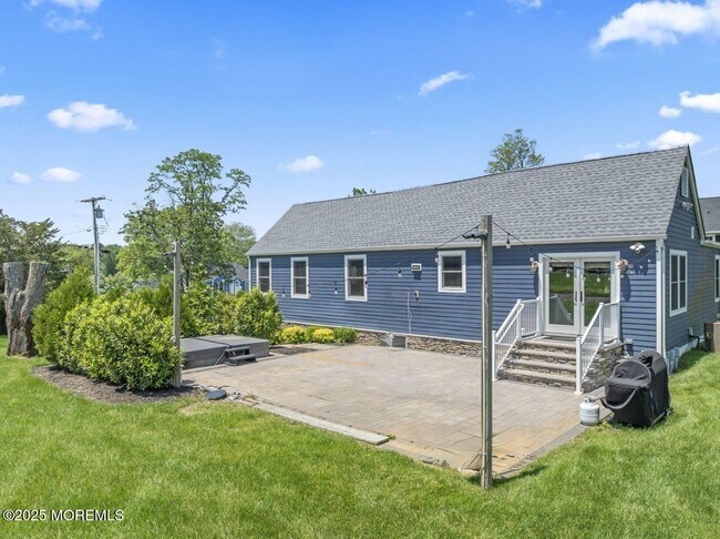 Foto del edificio - 553 Colts Neck Rd