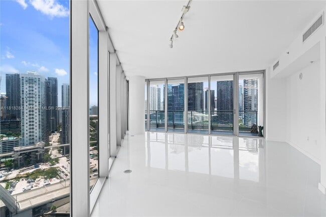 Foto del edificio - 92 SW 3rd St