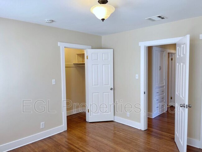 Building Photo - 5616 S Rimpau Blvd