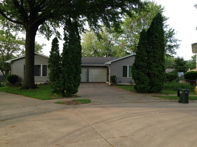 Building Photo - 2107 Judson Ct