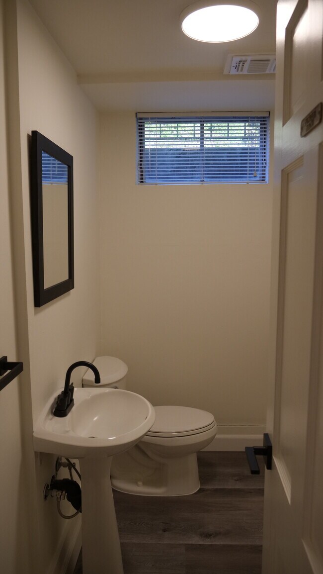 Foto del edificio - 1525 Ivy Ct