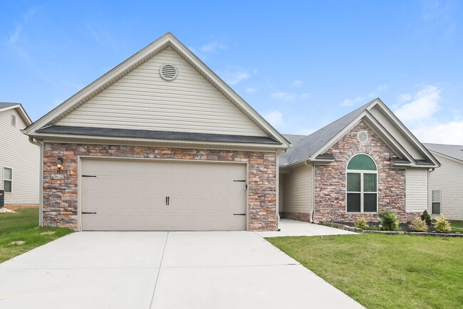 Building Photo - 1446 Dillard Heights Dr