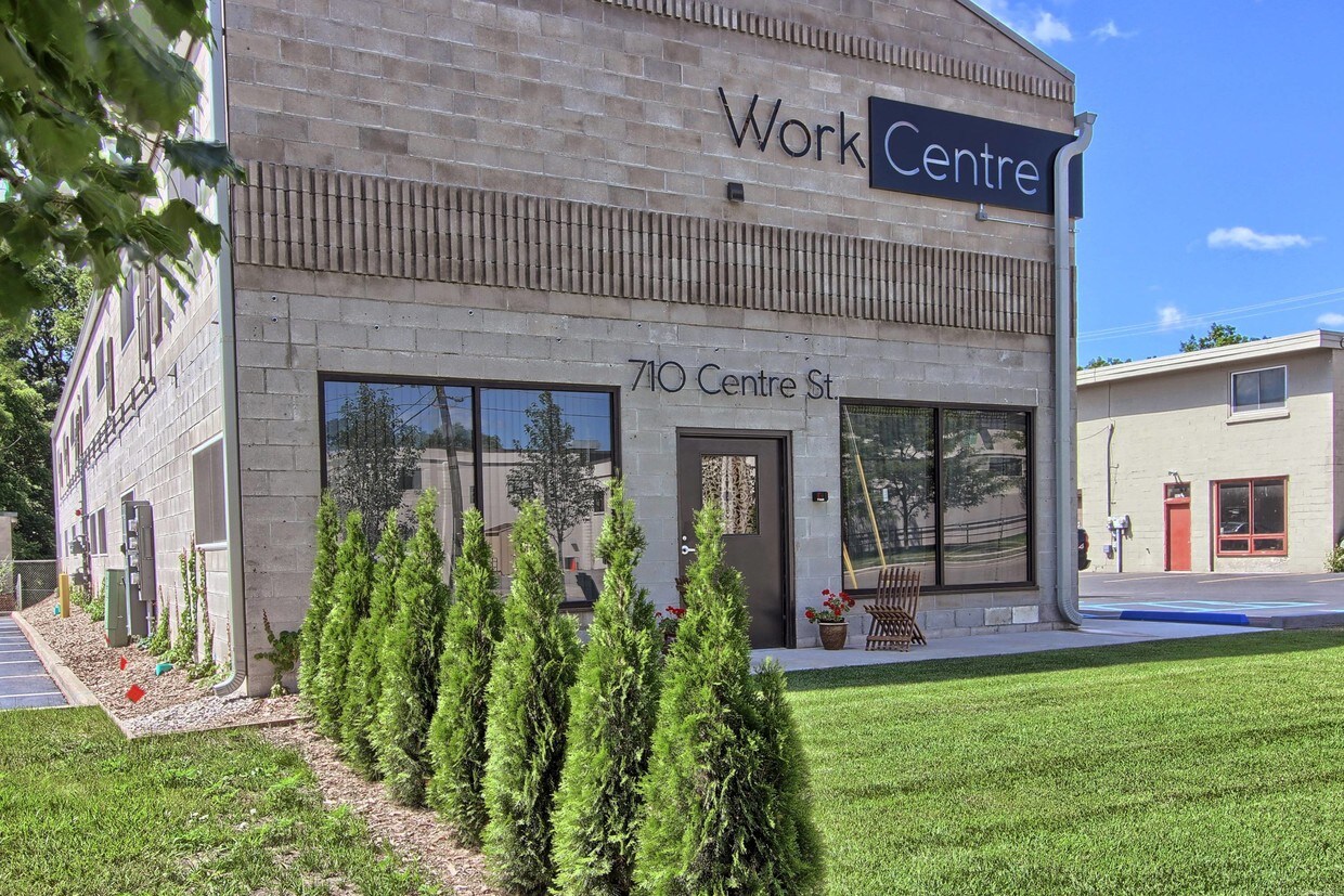 Primary Photo - 710 Centre St
