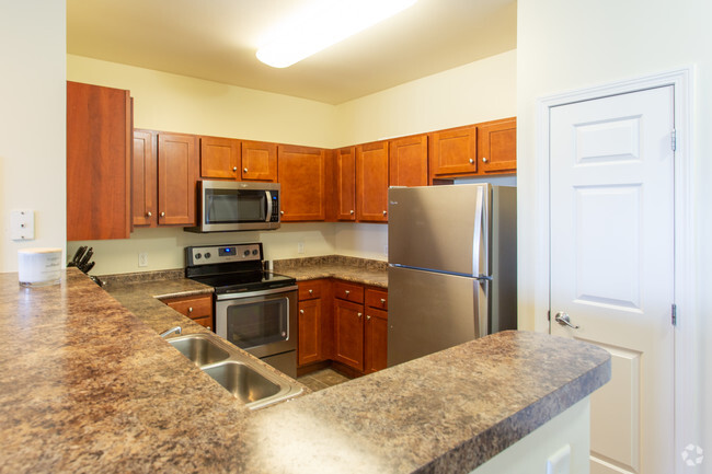 2BR, 2BA - 1098 - Hamilton Green