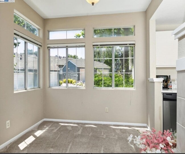 Building Photo - 8170 Mountain View Dr