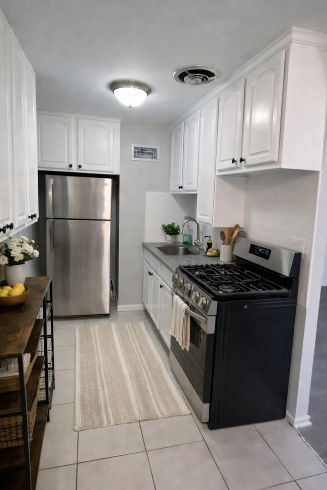 Building Photo - 4118 Bennington St