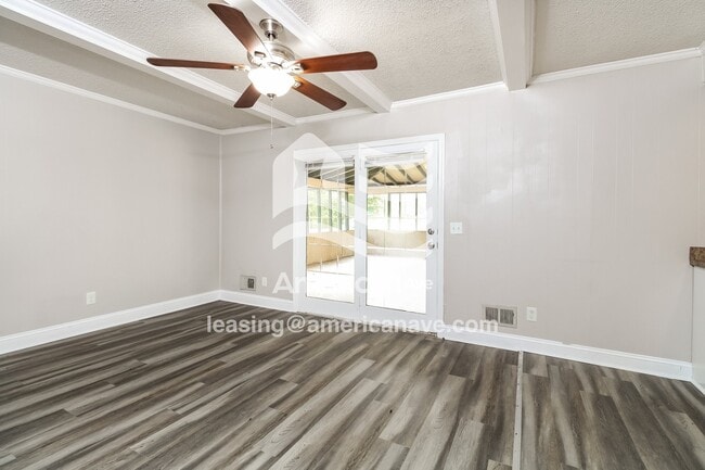 Building Photo - 713 Frieden St