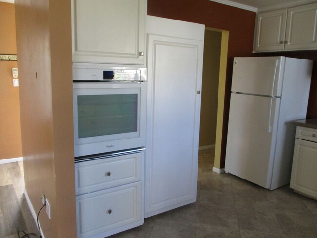 Foto del edificio - 3 bedroom 1 bath newly remodeled home in E...