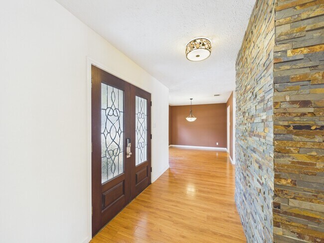 Foto del edificio - 12842 Westmere Dr