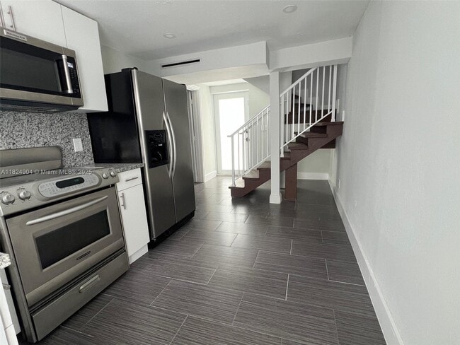 Foto del edificio - 2260 SW 17th St