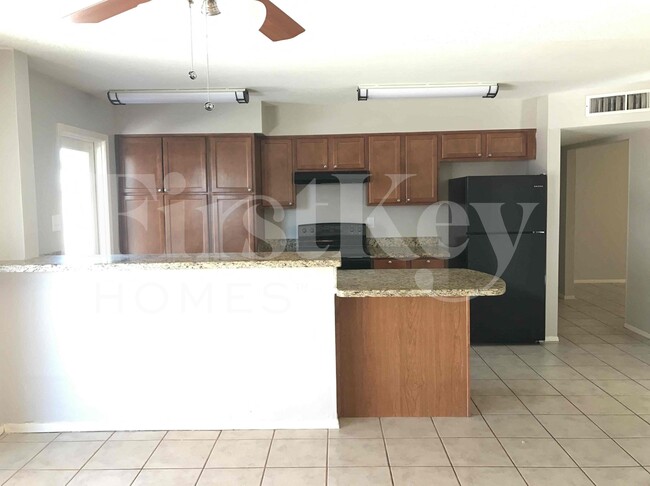 Building Photo - 3204 S Nu Vista Ln