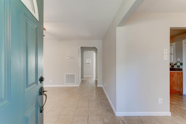 Building Photo - 4311 Ione St