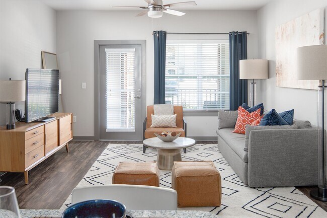 Foto del edificio - One White Oak Apartments