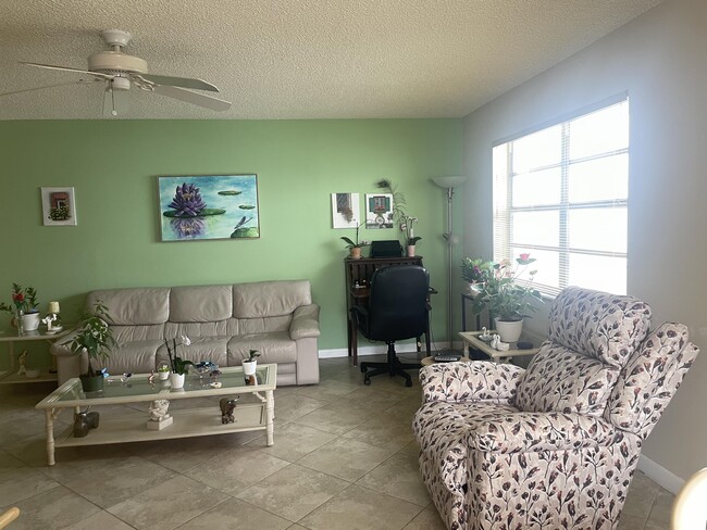 Building Photo - 173 Normandy Ln
