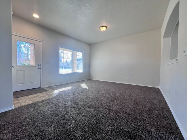 Foto del edificio - 5193 Toscana Ave N