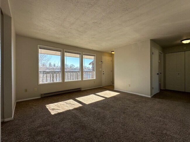 Building Photo - 2603 E Upriver Dr