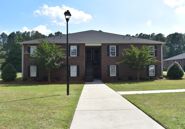 Building Photo - 3 Bed 3 Bath Apartment at University Park