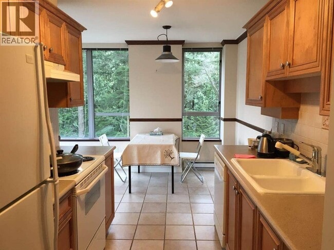 Building Photo - 5639 Hampton Pl