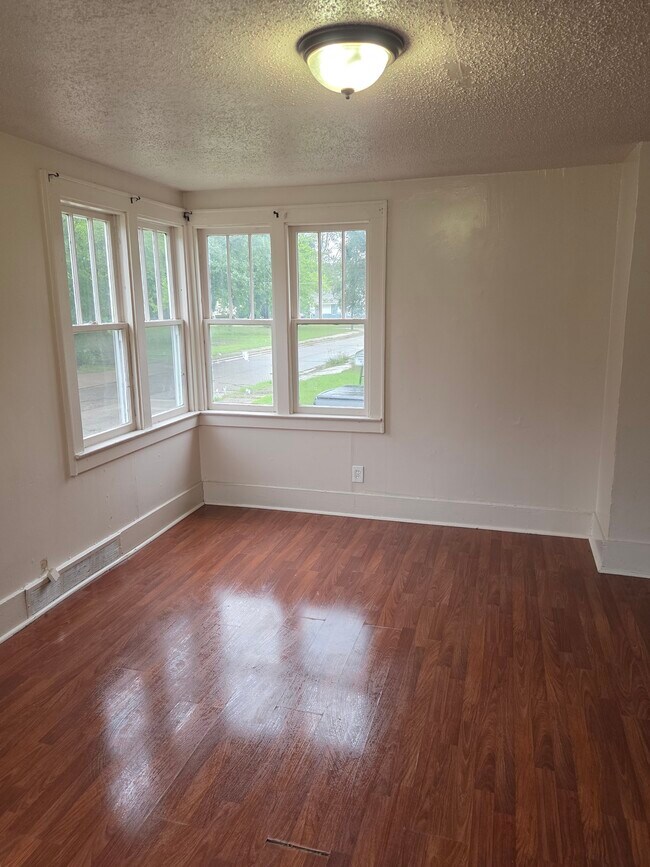 Foto del edificio - 1192 Maple St