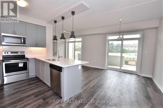 Building Photo - 610-610 Farmstead Dr