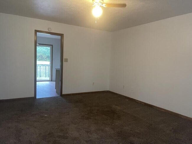Building Photo - 310 Winters Way