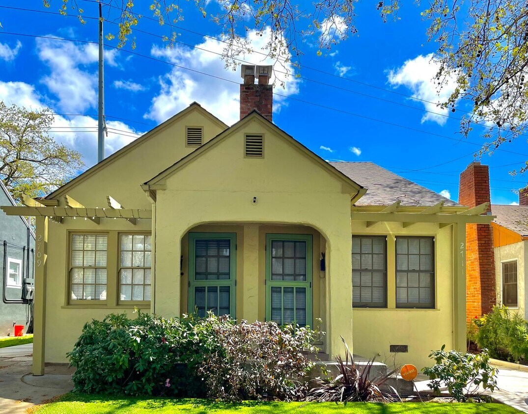 Photo - 2709-2711 Freeport Blvd (Sacramento, CA)