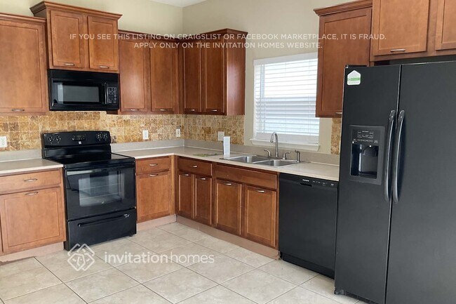 Foto del edificio - 13161 Sapphire Falls Ln