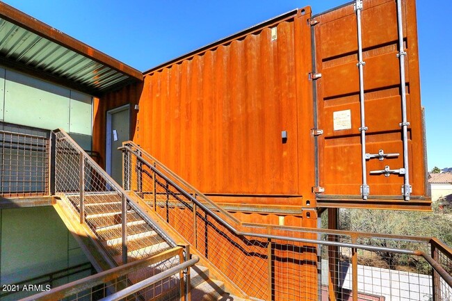 Foto del edificio - 1436 S Terrace Rd