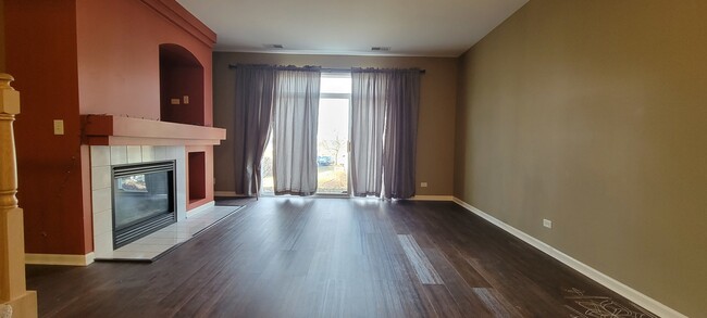 Building Photo - 2459 Oneida Ln