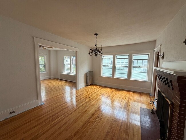 Foto del edificio - 446 Chandler St