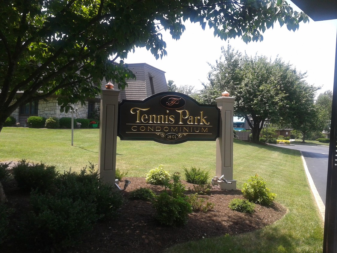 Tennis Park Community - 1801 Cambridge Ave