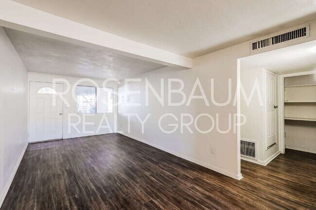 Foto del edificio - 455 W Kelso St