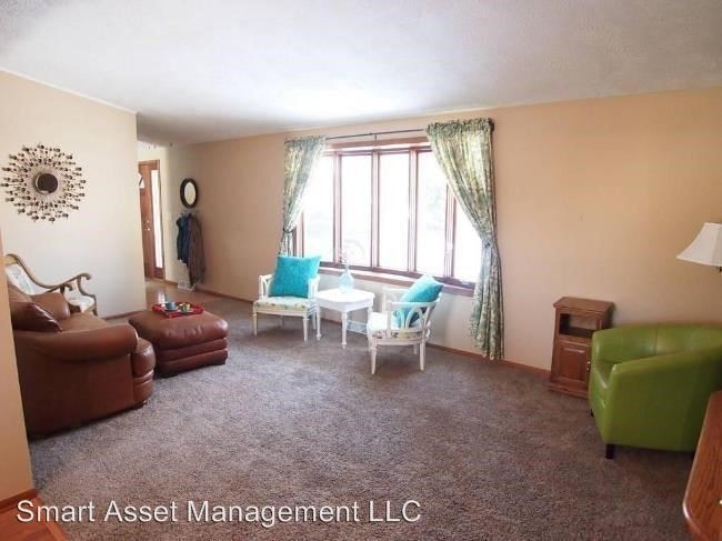 Building Photo - 4 br, 2.5 bath House - S47W24985 Lawnsdale RD