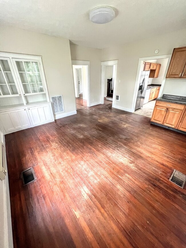 Building Photo - 3 Bedroom Home in Lynchburg