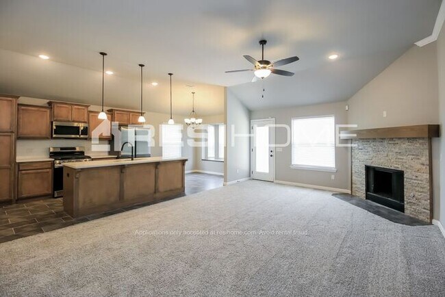 Building Photo - 2204 Norwood Dr