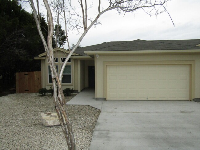 Foto del edificio - 7307 Bar K Ranch Rd